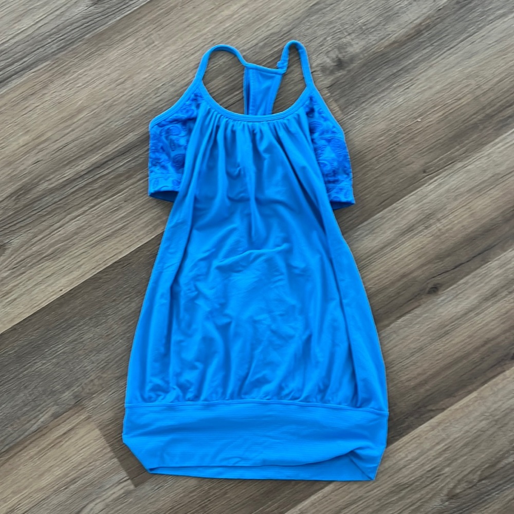 Lululemon tank top with attached bra